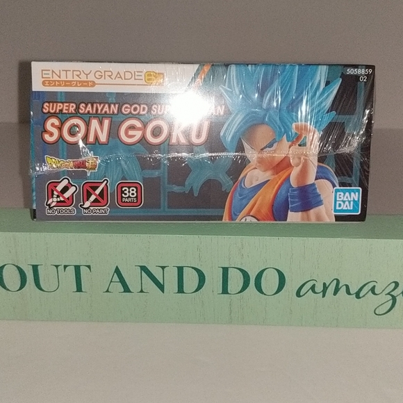 🎀 BANDAI 🎀 Super Saiyan Son Goku Model Kit Japan 🎀 - Picture 5 of 8